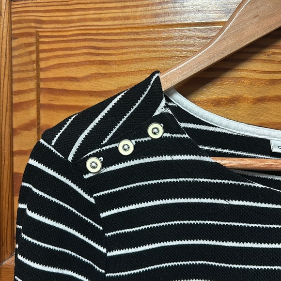 Croft & Barrow XL Black & white striped sweater with decorative buttons - Picture 5 of 10